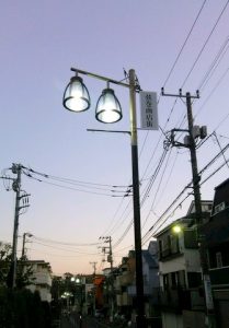 新しい街路灯